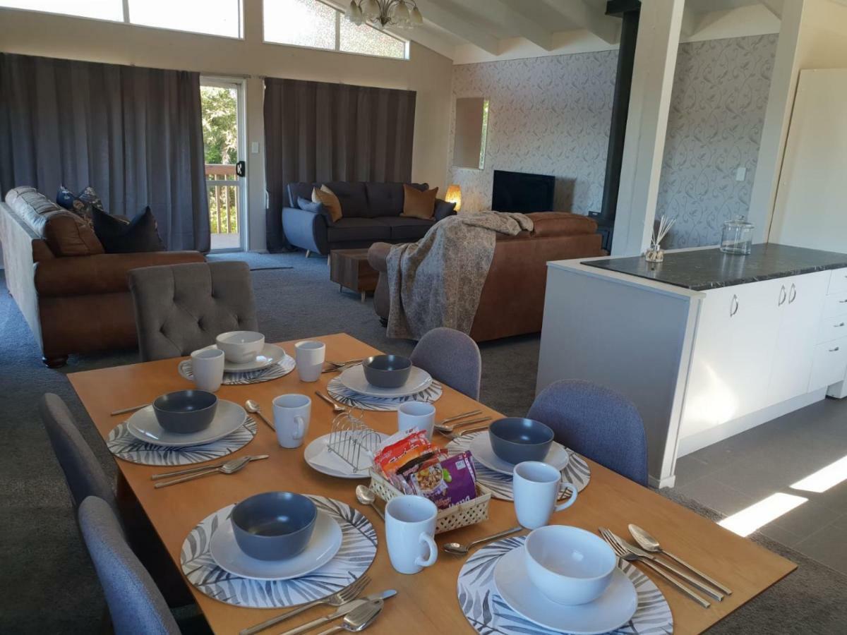 B, D & D Bed And Breakfastタウポ エクステリア 写真